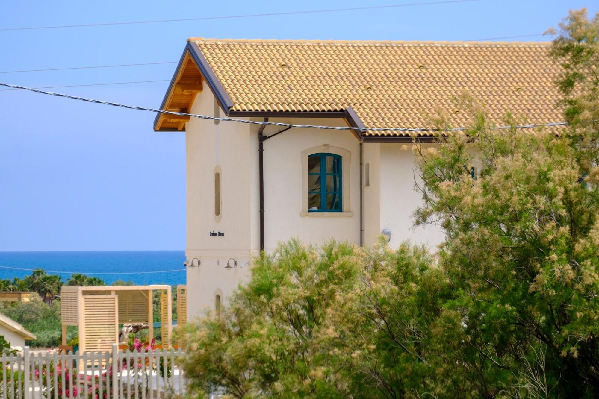 B&B Fermata 106 Da Carolina Siculiana Marina Exterior photo