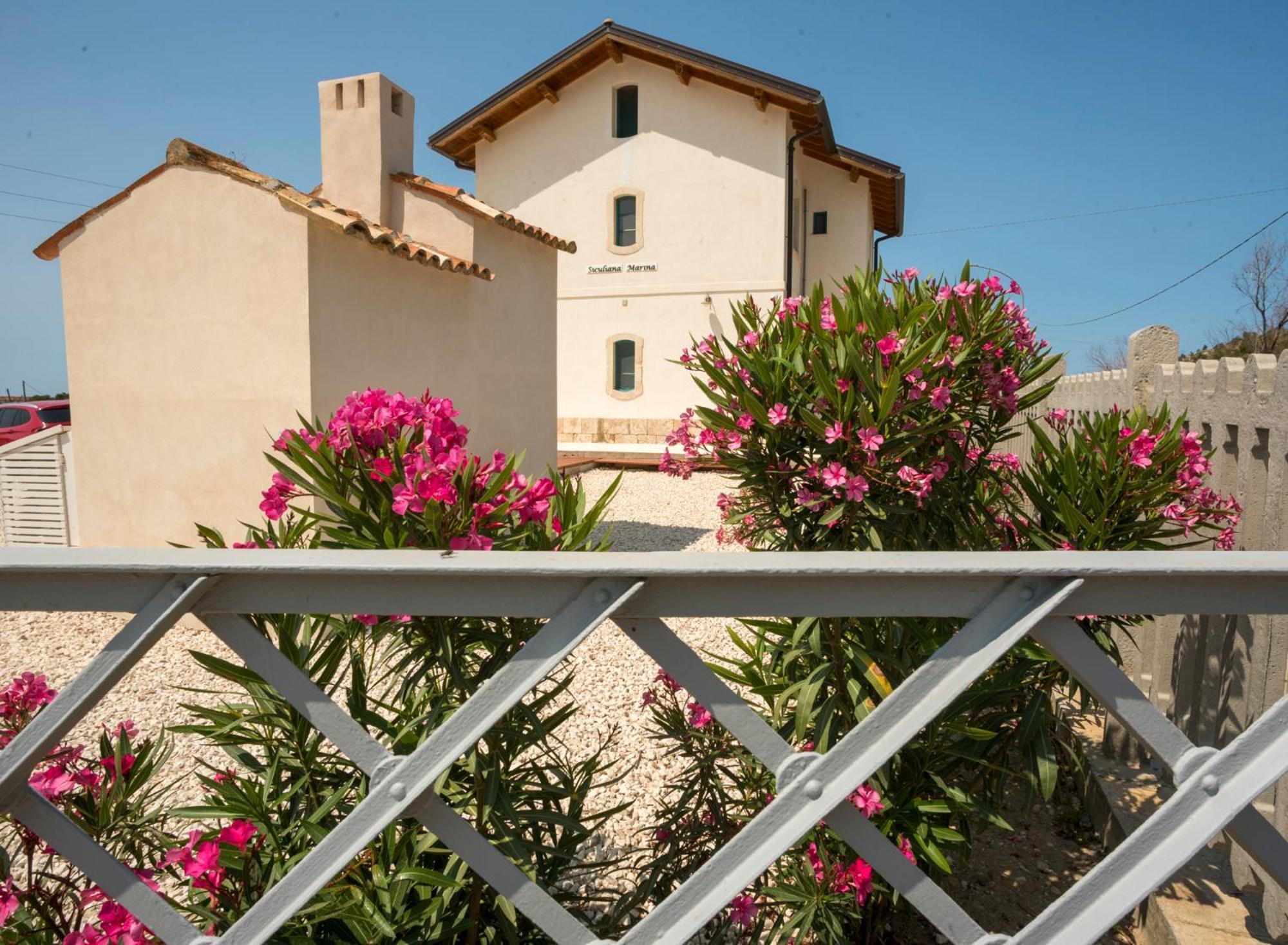 B&B Fermata 106 Da Carolina Siculiana Marina Exterior photo